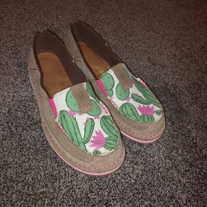 Ariat cactus print cruiser shoes